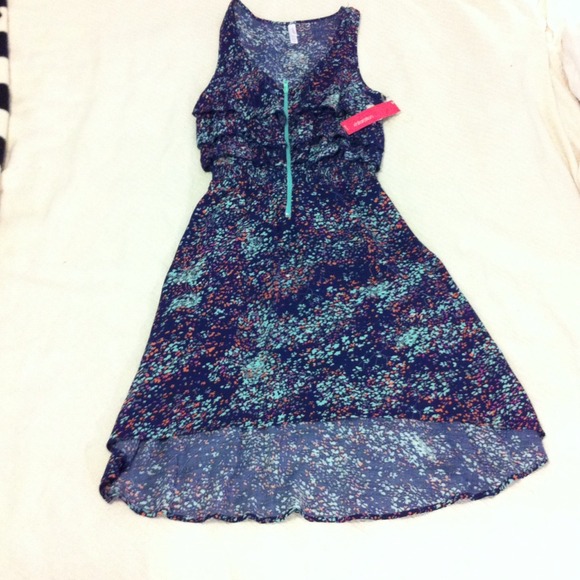 Sold - Picture 3 of 4