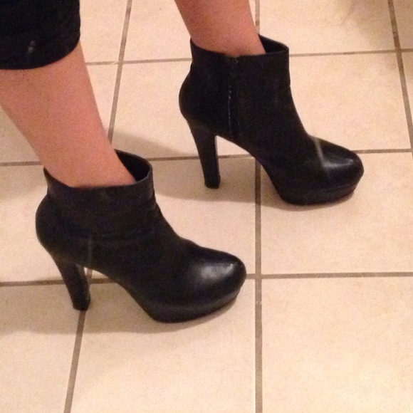 Candies booties size 8