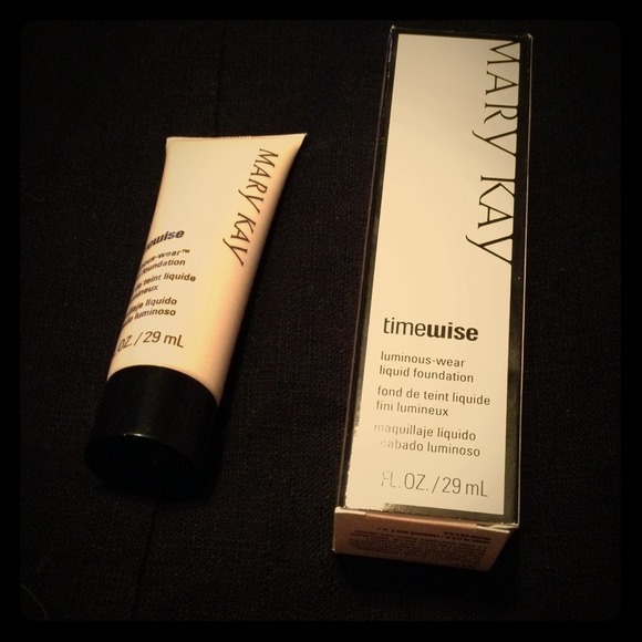 Mary Kay luminous wear liquid foundation