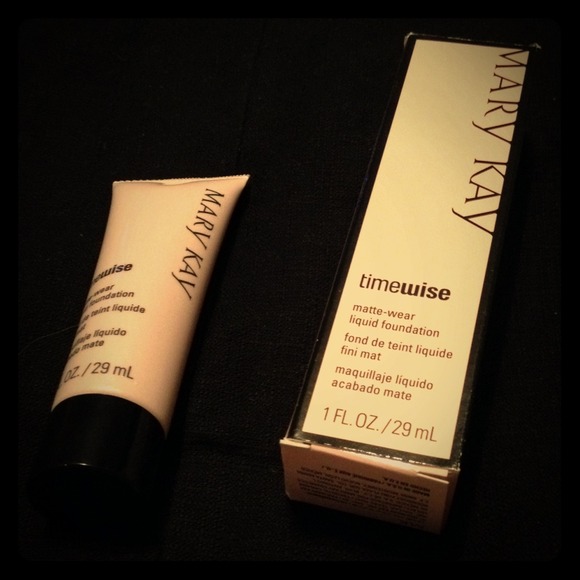 Mary Kay matte wear liquid foundation