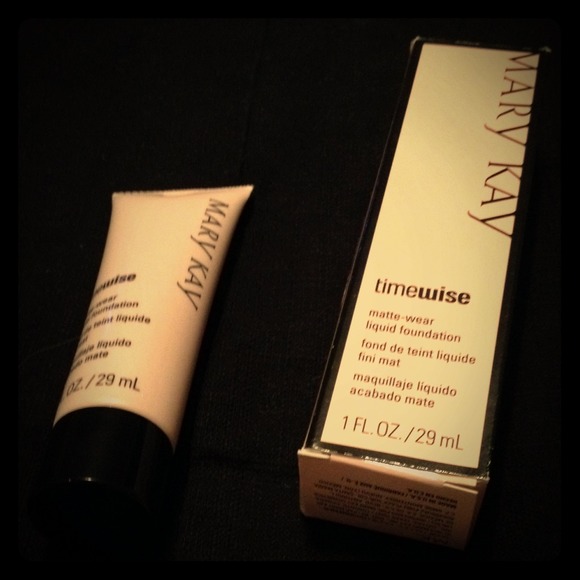 Mary Kay matte wear liquid foundation