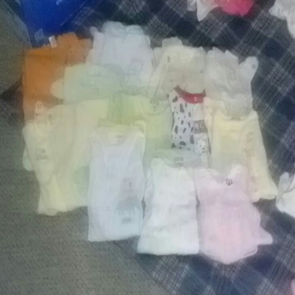 Bundle of baby clothes mixture sizes