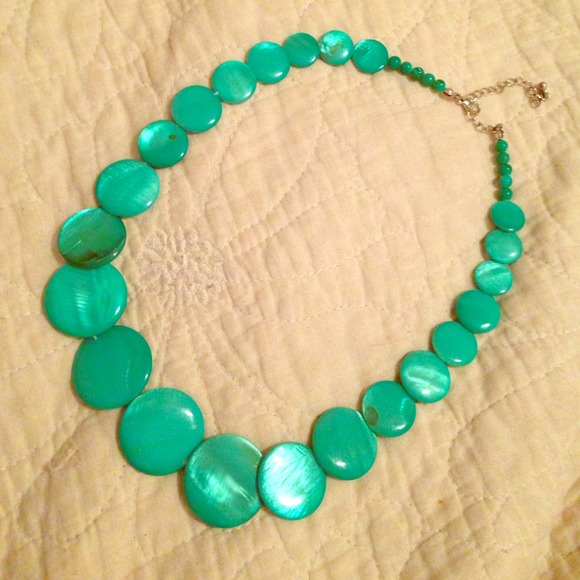 Old Navy statement necklace