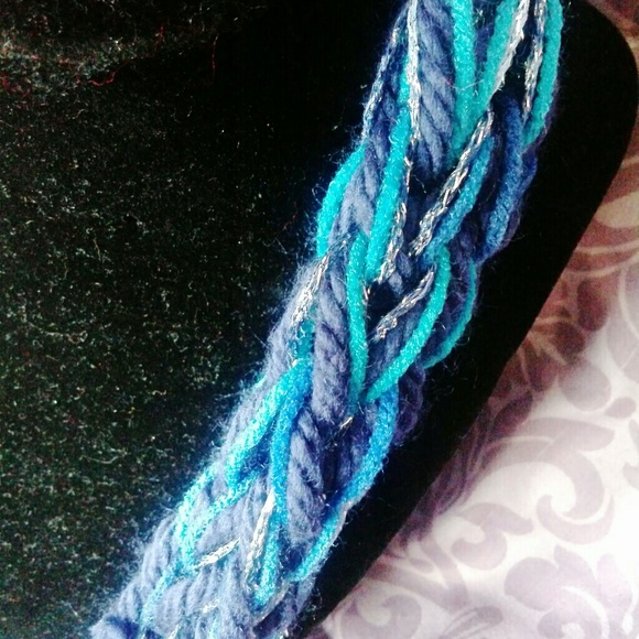 Blue infinity scarf - Picture 2 of 3