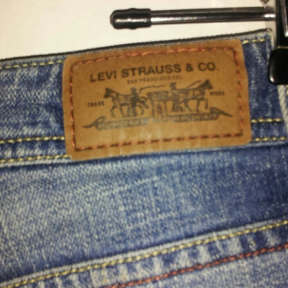 Levi's - Picture 3 of 3