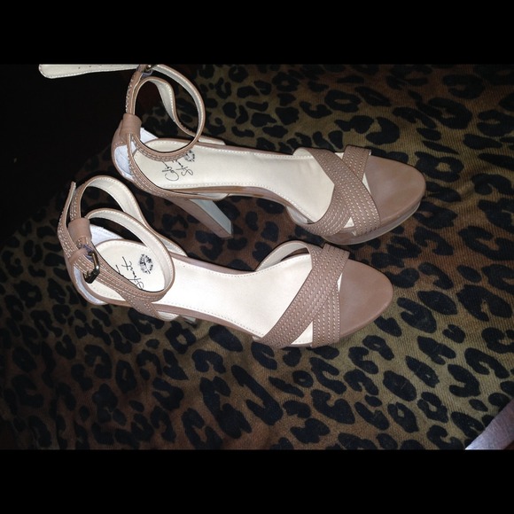 Shoes - Picture 3 of 3
