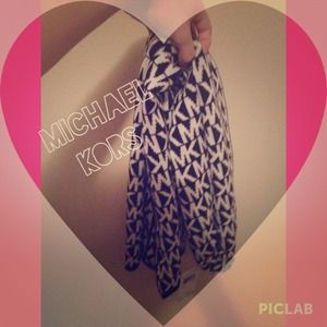 Michael Kors logo scarf