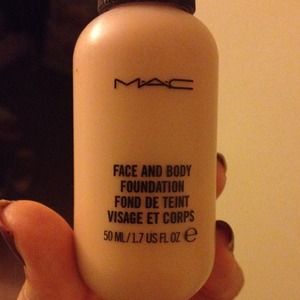 ‼️Traded‼️ @yeseniavega Face and body foundation