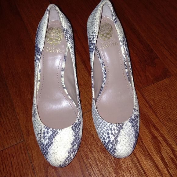 Beige Zella Pump