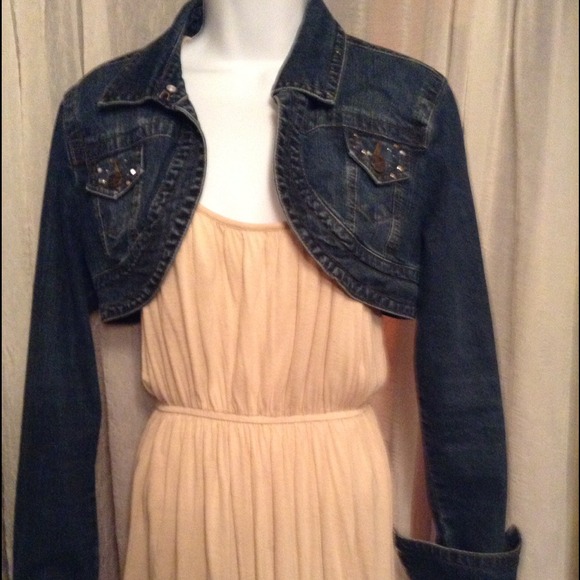 🚨SOLD ON ANOTHER SITE🚨🎀CROPPED JACKET🎀