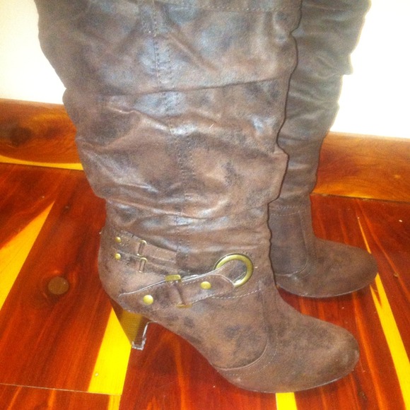 SOLD - Picture 3 of 4