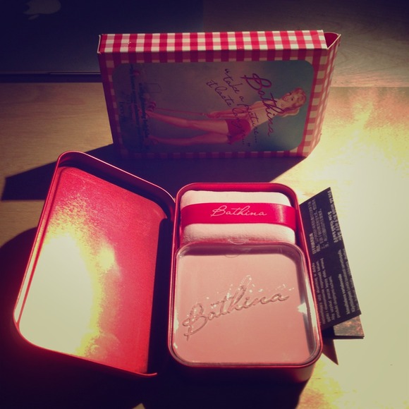 ❌SOLD❌ in bundle. Benefit glimmering body balm
