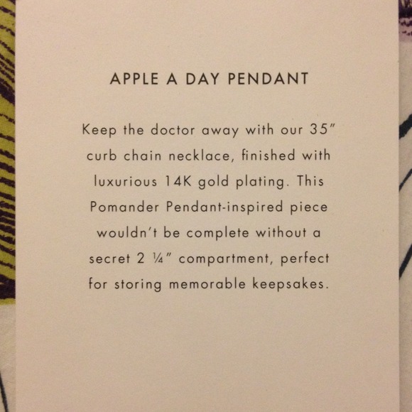Jewelmint: Apple A Day Pendant - Picture 4 of 4