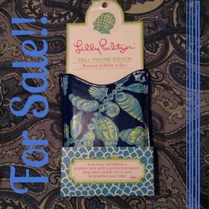 Lilly Pulitzer Cell Phone Pouch in Fallin In Love