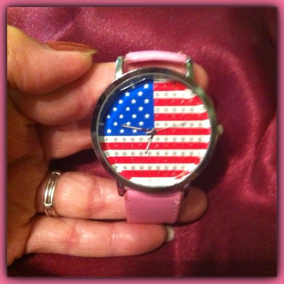 A BEAUTIFULL LARGE FACE (Also Called BIG BOY) WRIST WATCH with AMERICAN FLAG NEW - Picture 2 of 2