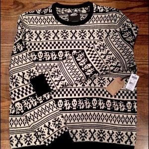 Price Reduced NWT Vans Black/White SZ XL Sweater!