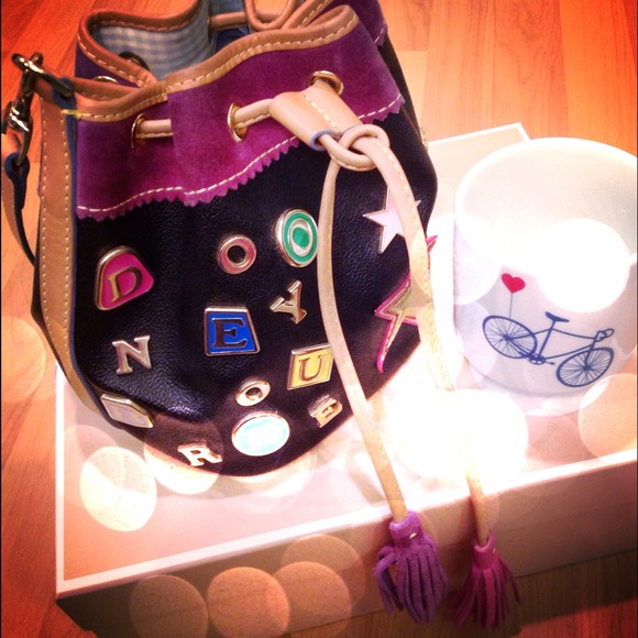 Dooney and Bourke bucket bag