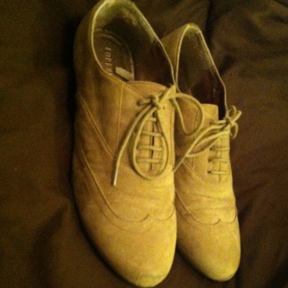 FOREVER 21 SUEDE TAN SHOES!!!GET IT NOWW!!!