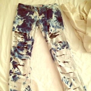 DIY - distressed , bleached jeans