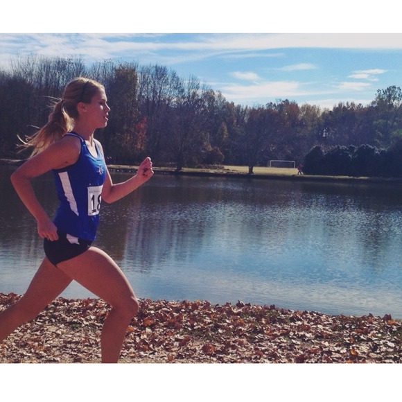 meet your posher 💕 - Picture 3 of 4