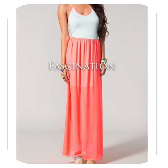 ONE LEFT❗️🎉HOST PICK🎉 NEW Two - Tone Maxi Dress - Picture 2 of 3