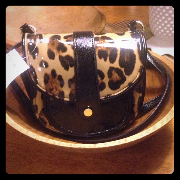 🎉PM EDITOR PICK🎉Steve Madden Leopard Cross Body