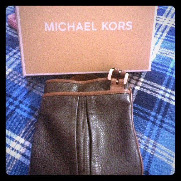 🔴SOLD🔴 Brown leather shoulder bag!