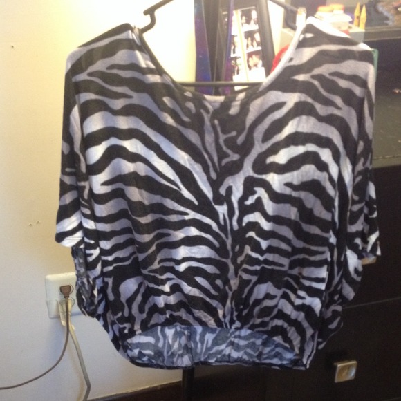 Zebra Top - Picture 2 of 2