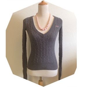 🎉Host Pick🎉Hollister - Grey Sweater