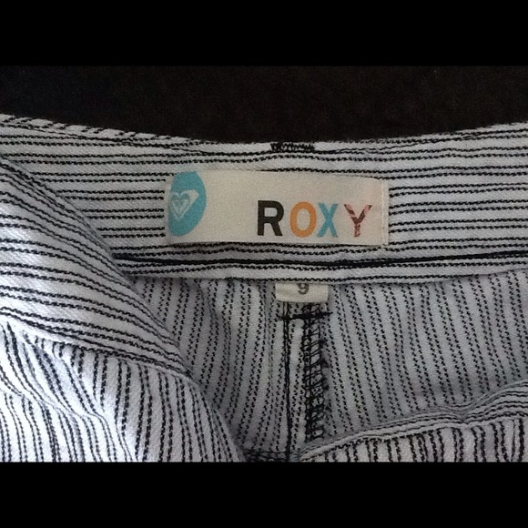 No Longer Available Roxy Shorts - Picture 3 of 3