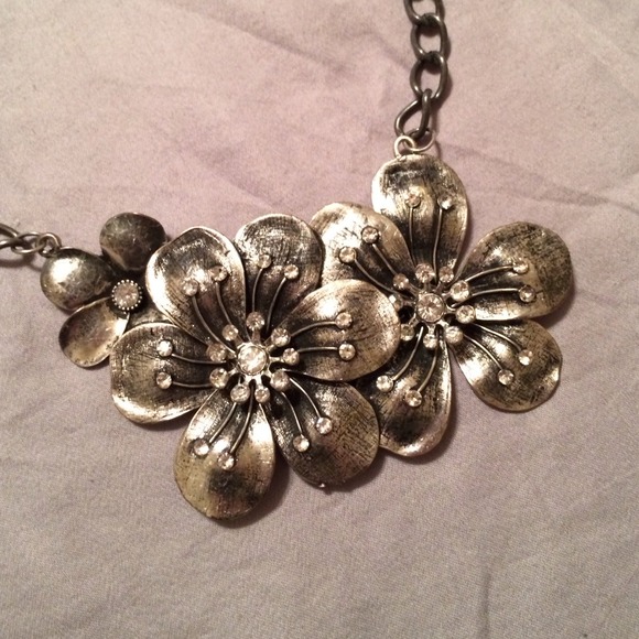Sold🎈Statement necklace! - Picture 2 of 2
