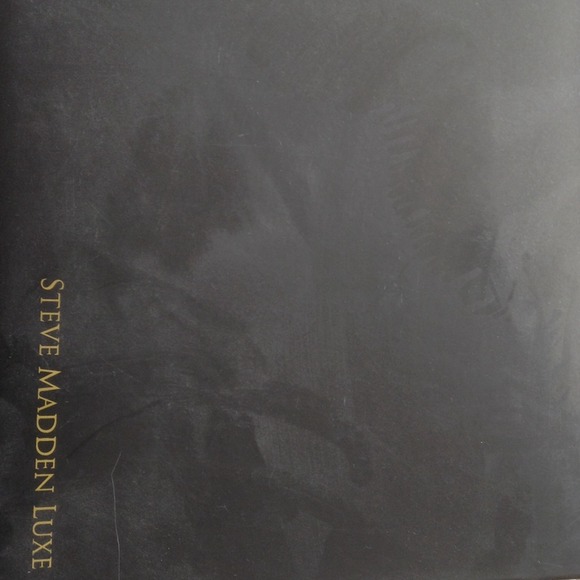 Steve Madden Luxe - Picture 3 of 4