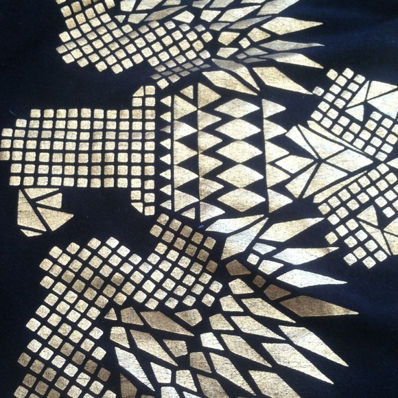 Black and gold tasseled shirt - Picture 2 of 3