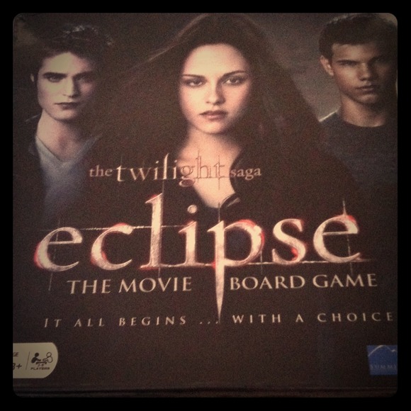 Twilight saga eclipse movie game board.