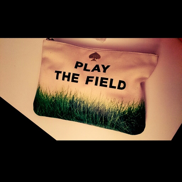 ⛔️SOLD⛔️Kate Spade "play the field" pouch