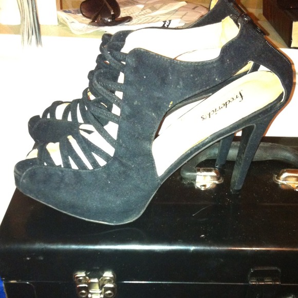 Sexy Heels😍😍😍 - Picture 3 of 3