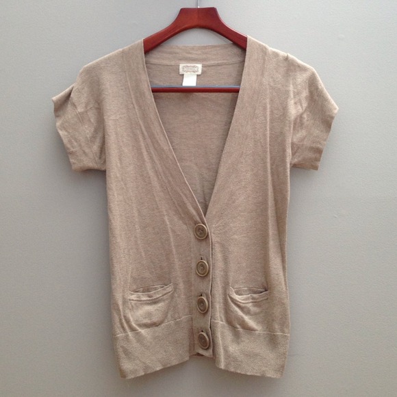 **SOLD** Short sleeve cardigan