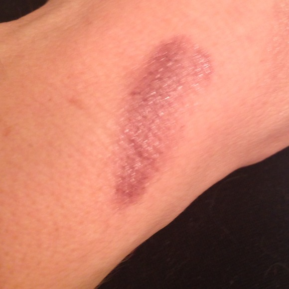 Sold! New unopened Mac lipgloss - Picture 2 of 2