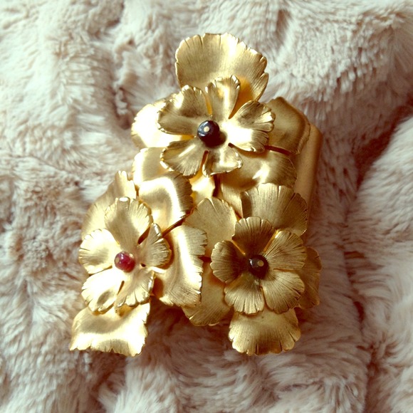 Citrine by the stones brushed Goldtone bracelet