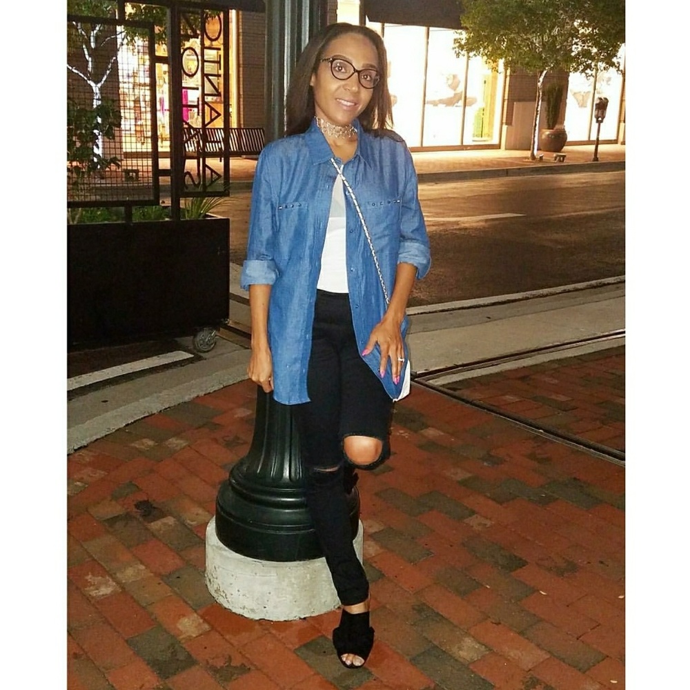🎈CLEARANCE 🎈⭐️HP⭐️Stunning Dark Denim Top✨ - Picture 5 of 6