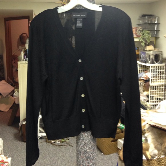 🌺🌺🌺sold🌺🌺🌺100% Silk Sexy Black Sweater
