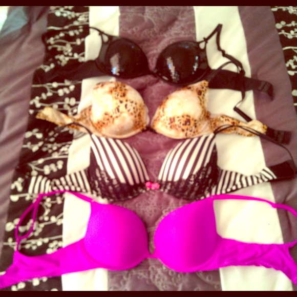 🔴BUNDLED🔴Victoria's Secret Bra Lot (4total) 34D