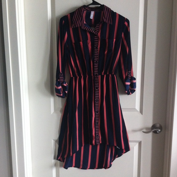 Striped shirt dress w/hi-lo hem and key hole back
