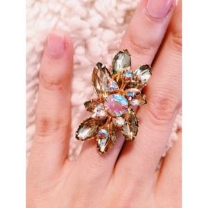 VINTAGE | Large Crystal Flower Ring