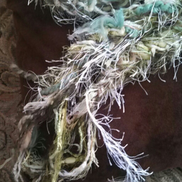 Beautiful handmade scarf - Picture 2 of 2
