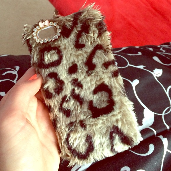 I phone 5/5s case (: