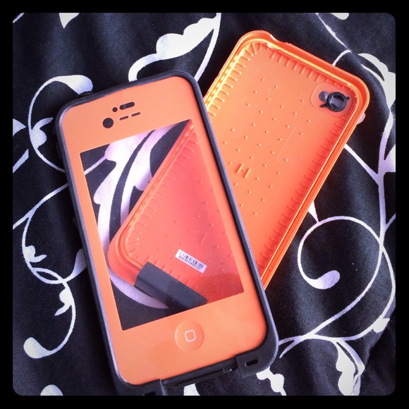 IPhone 4/4s lifeproof case