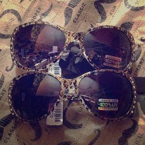 Cheetah rhinestone sunglasses