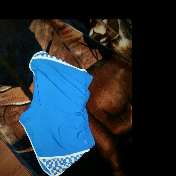 Nike running shorts - Picture 2 of 2