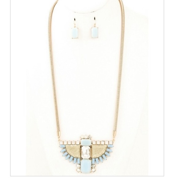 Capello Pendant Necklace & Earrings